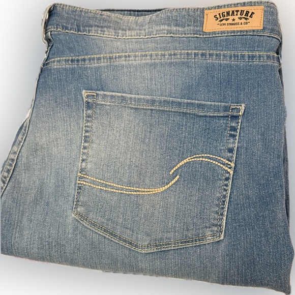 Levi's Denim - Levi's Signature Women's Jeans Size W42 L30 Modern Skinny Distressed Stretch